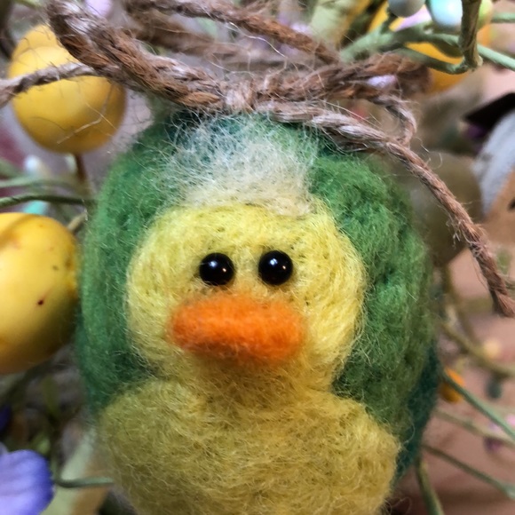 Handmade needle felted Easter egg duckling spring decoration ornament farmhouse - Picture 7 of 7